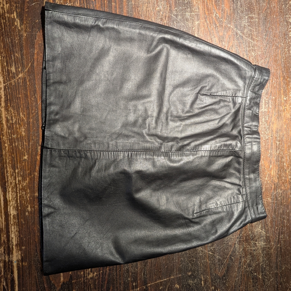 Elegant Black Leather Skirt